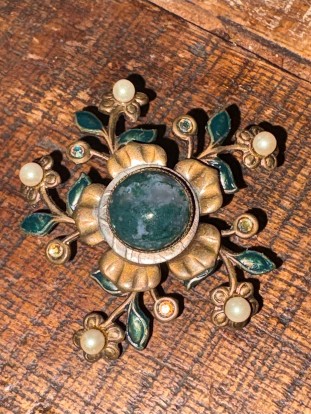 Stunning Vintage Floral Green Stone and Pearl Brooch - Unbranded